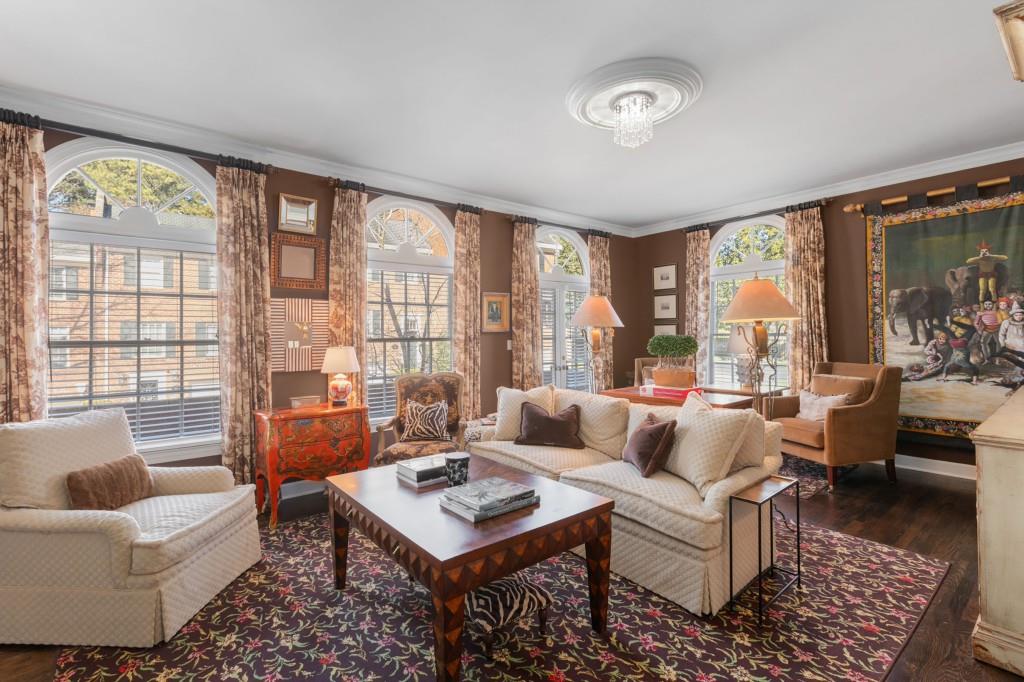 208 Jefferson Circle
