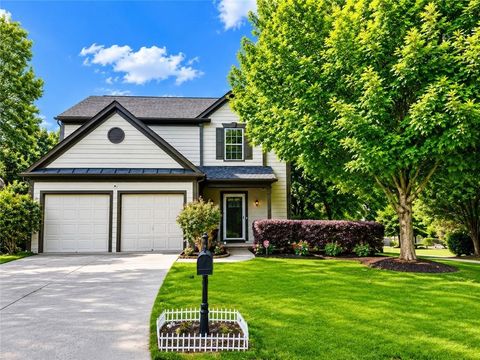 Homes For Sale - 660 Alstonefield Drive<br/> Alpharetta, GA 30004