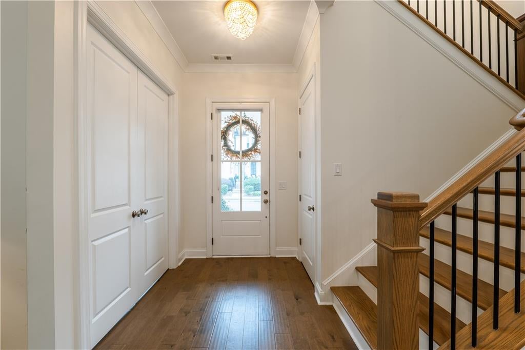 707 Hickory Hollow Walk