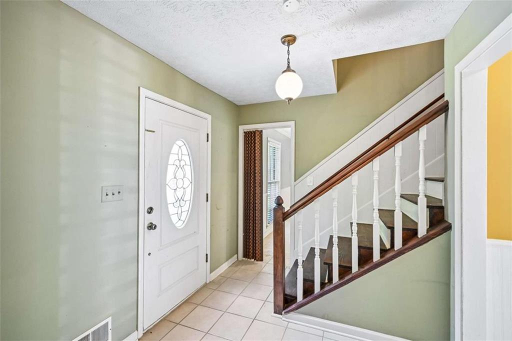 6092 Lakeshore Drive