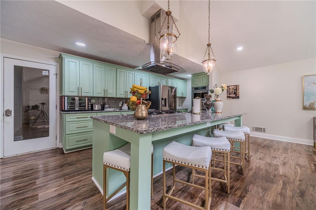 4100 Springlake Circle, Buford, Georgia image 18