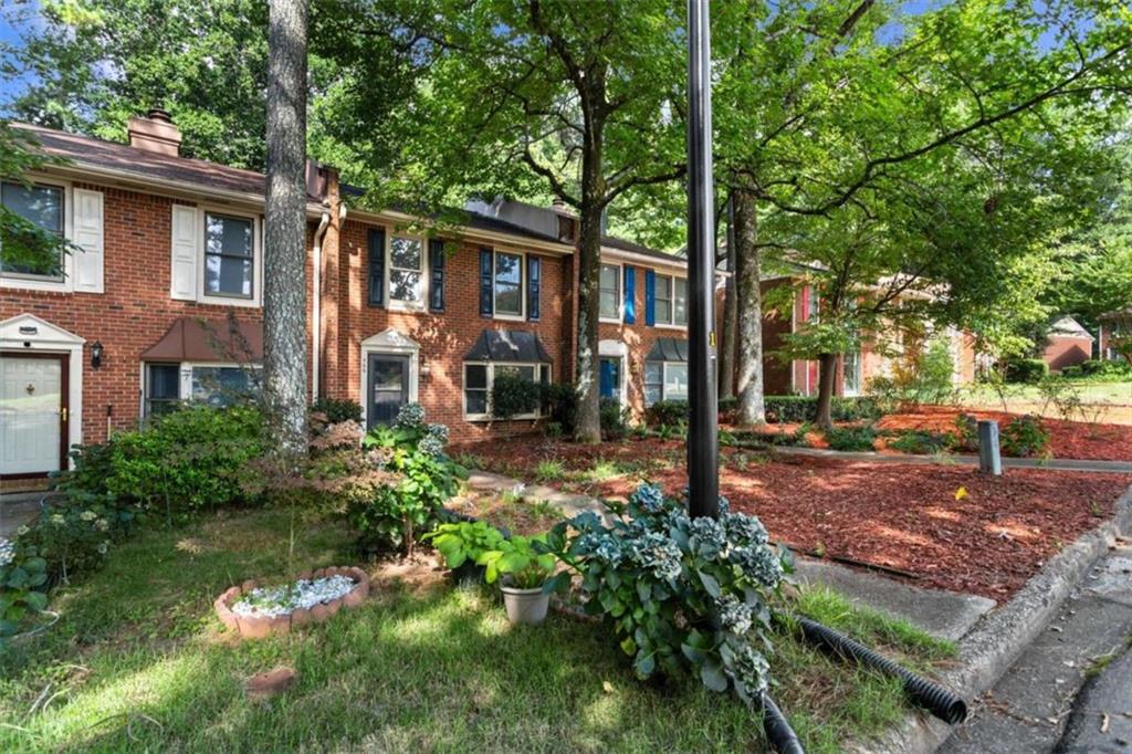 988 Chippendale Lane