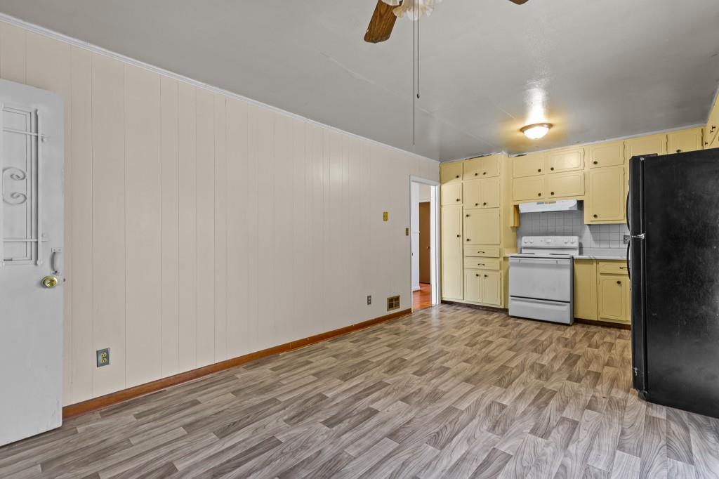 Emerald Estates - Residential Lease