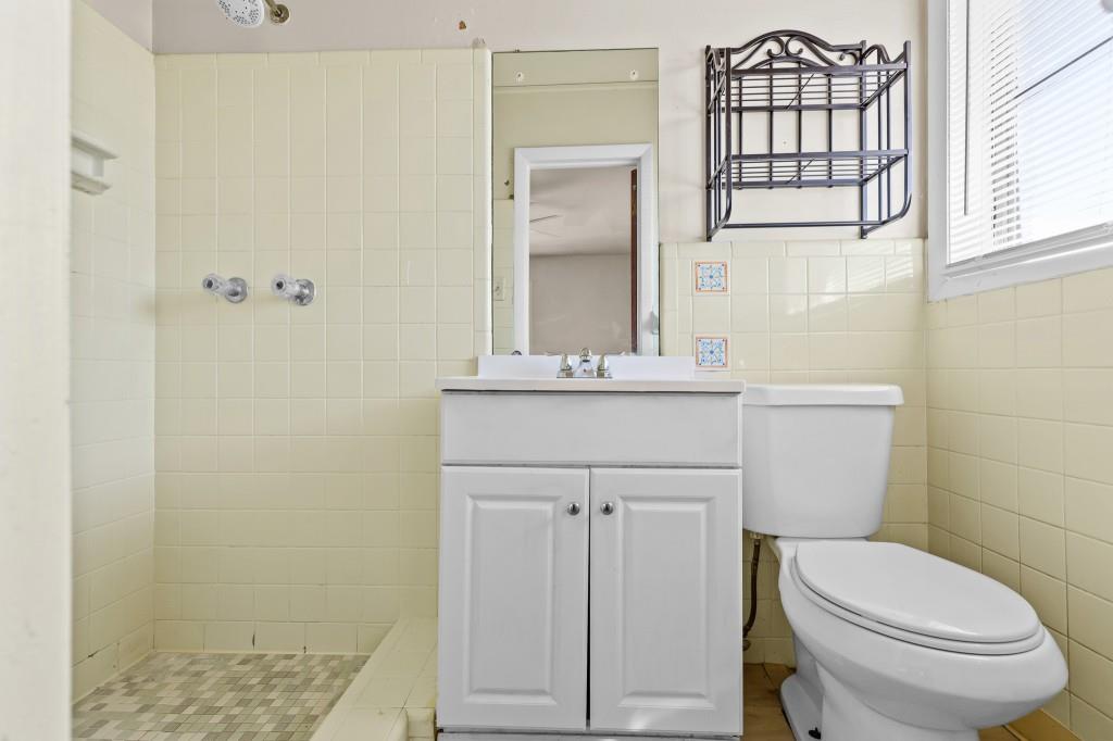 Emerald Estates - Residential Lease