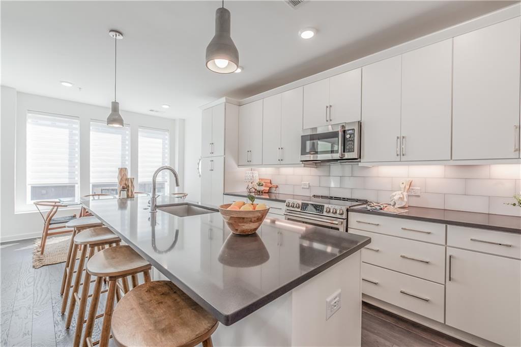 379 Pratt Drive SE 408
