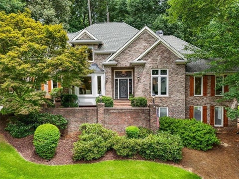 Homes For Sale - 2919 Mountain Trace<br/> Cobb County, Roswell, GA 30075