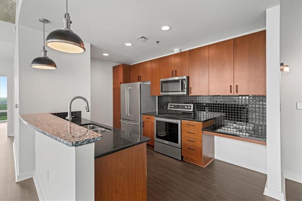 943 Peachtree Street NE 1518
