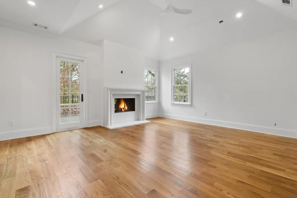 Atlanta, Georgia 30305, United States, 4 Bedrooms Bedrooms, ,5 BathroomsBathrooms,Residential,Active,83524