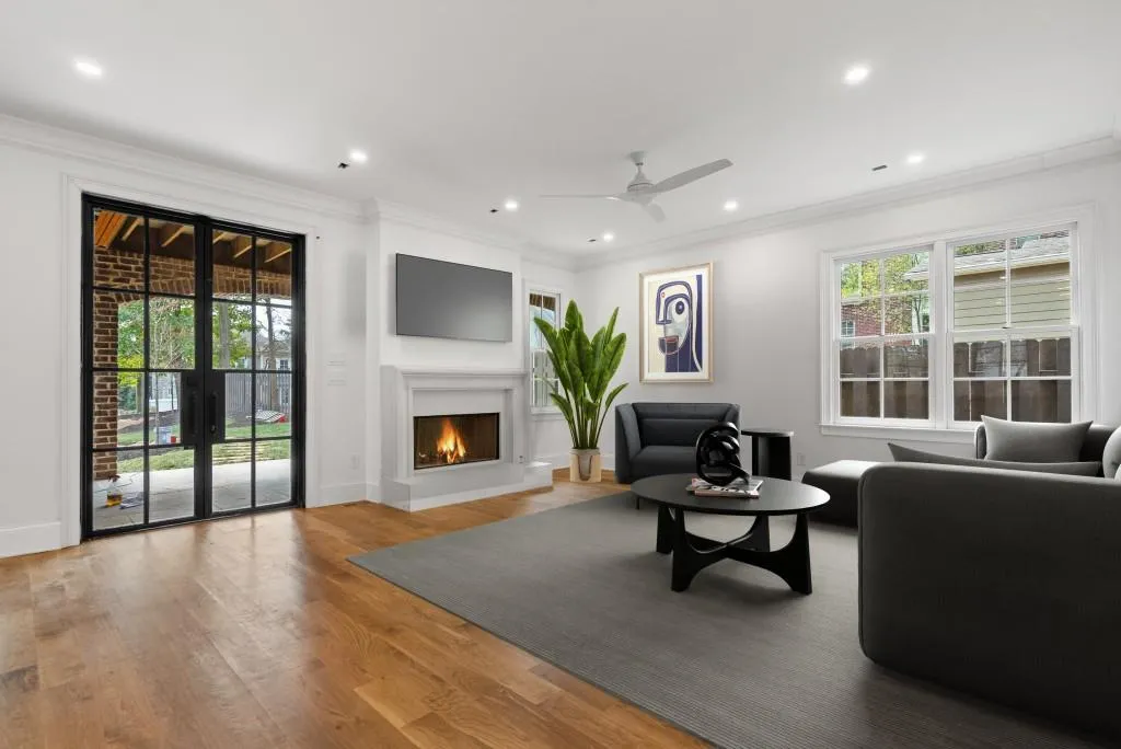 Atlanta, Georgia 30305, United States, 4 Bedrooms Bedrooms, ,5 BathroomsBathrooms,Residential,Active,83524