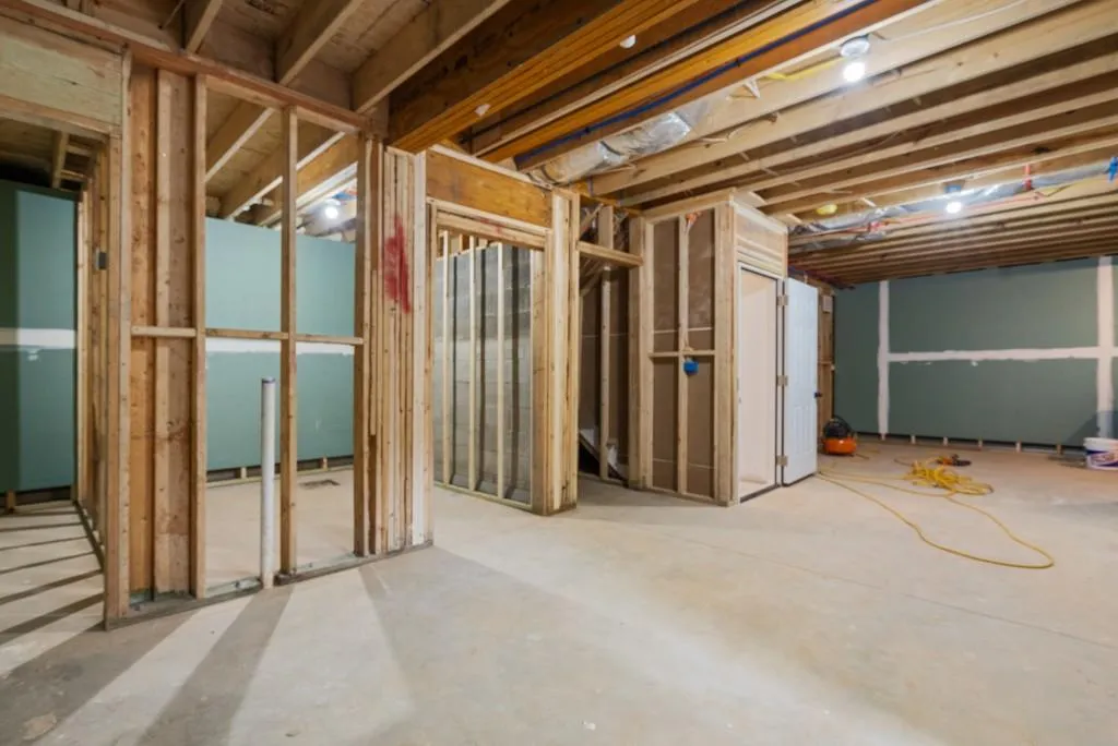 Atlanta, Georgia 30305, United States, 4 Bedrooms Bedrooms, ,5 BathroomsBathrooms,Residential,Active,83524