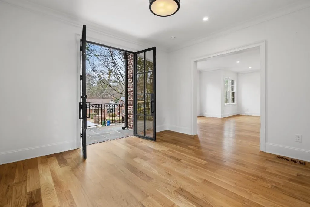 Atlanta, Georgia 30305, United States, 4 Bedrooms Bedrooms, ,5 BathroomsBathrooms,Residential,Active,83524