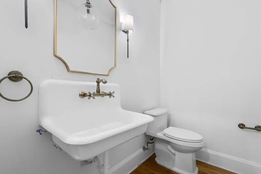 Atlanta, Georgia 30305, United States, 4 Bedrooms Bedrooms, ,5 BathroomsBathrooms,Residential,Active,83524