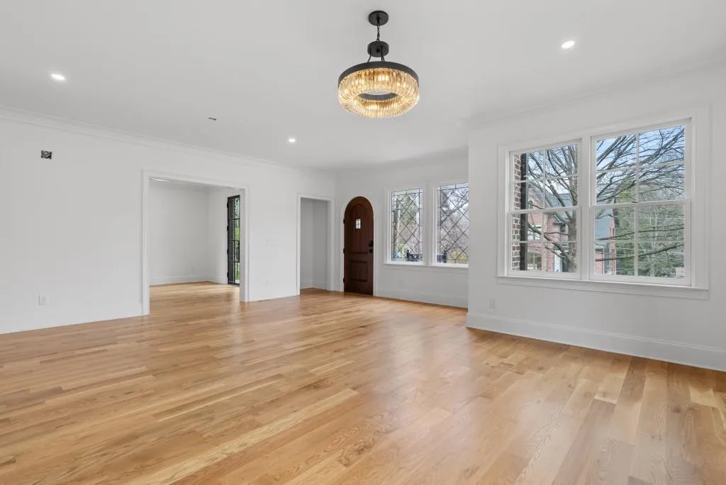 Atlanta, Georgia 30305, United States, 4 Bedrooms Bedrooms, ,5 BathroomsBathrooms,Residential,Active,83524