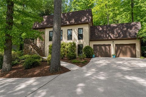 Homes For Sale - 395 Nottingham Drive<br/> Marietta, GA 30066
