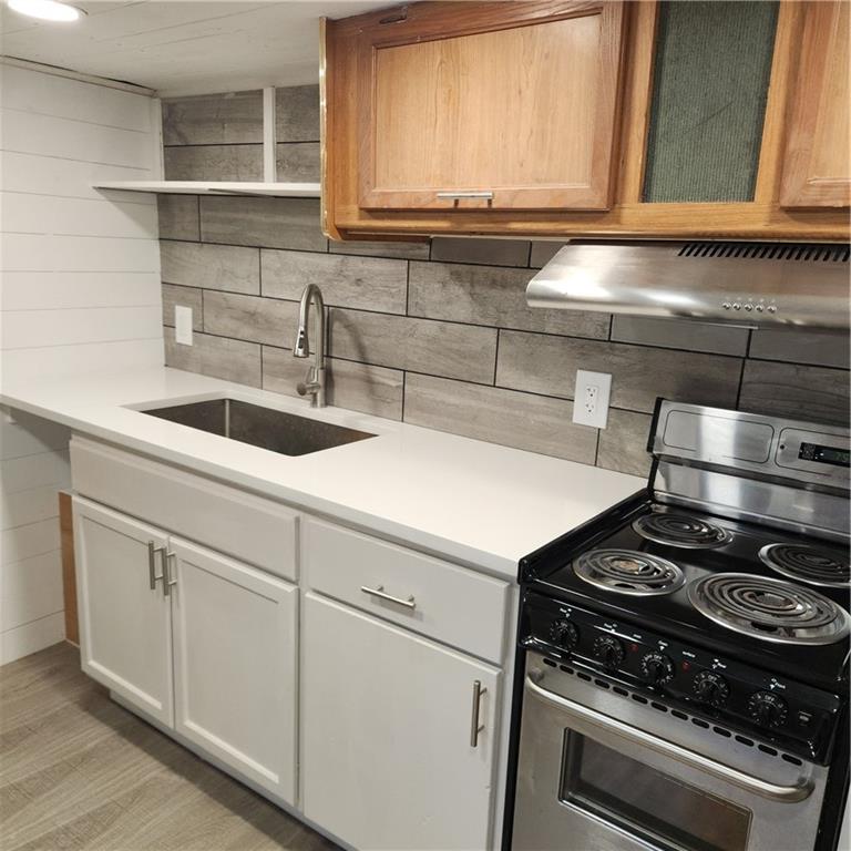 Great studio unit available. All utilities with internet included.