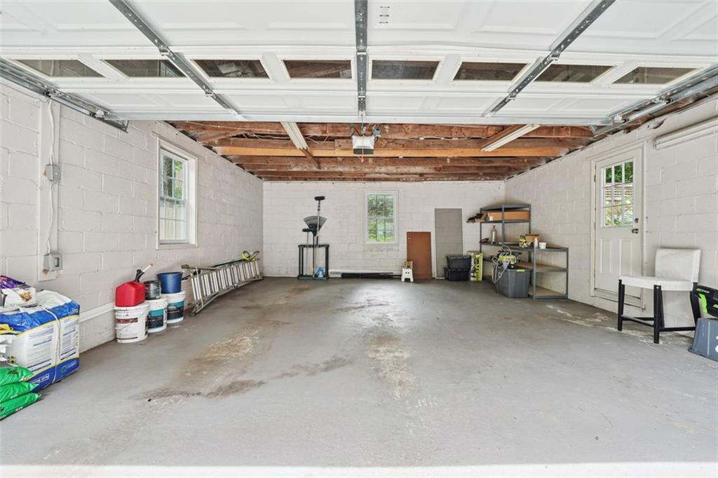 2586 Valley Stream Drive, Atlanta, Georgia image 22