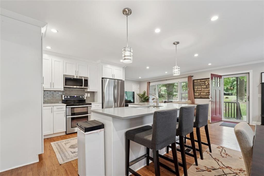 2586 Valley Stream Drive, Atlanta, Georgia image 7