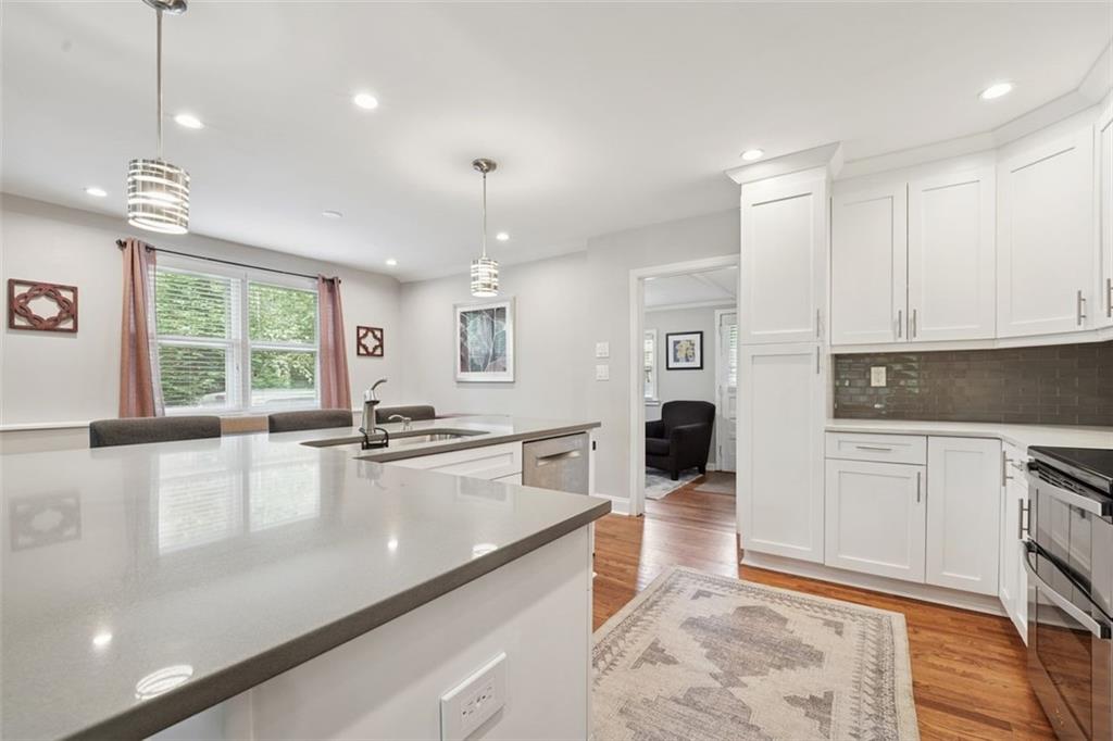 2586 VALLEY STREAM Drive