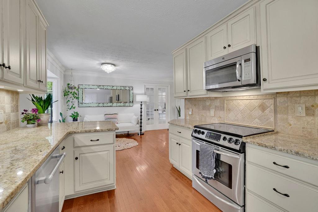 2095 Honeysuckle Drive