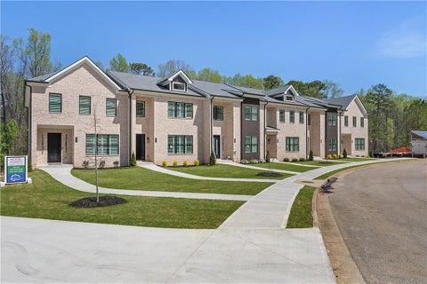 Townhouse For Sale - 185 Brush Creek Court<br/> Stockbridge, GA 30281