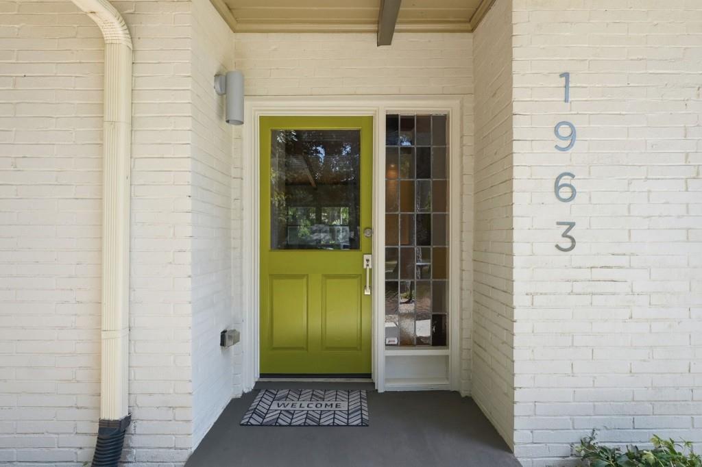 1963 Forest Green Drive NE