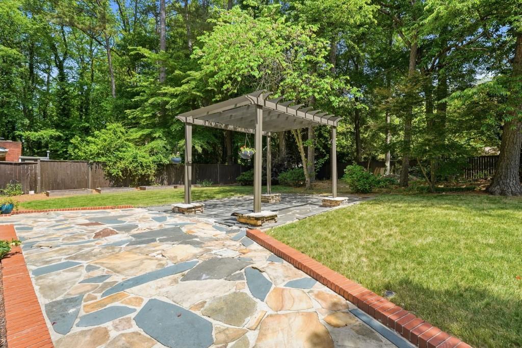 1963 Forest Green Drive NE