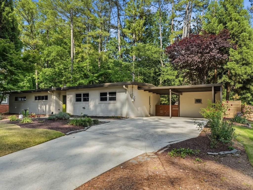 1963 Forest Green Drive NE