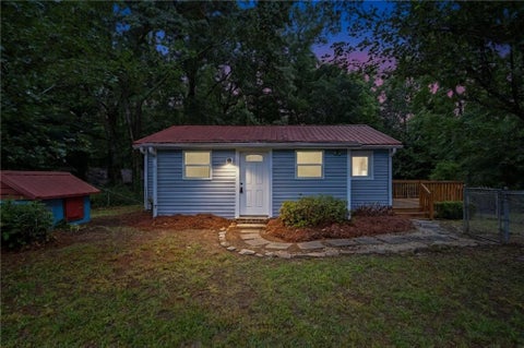Homes For Sale - 6815 Bannister Road<br/> Cumming, GA 30028