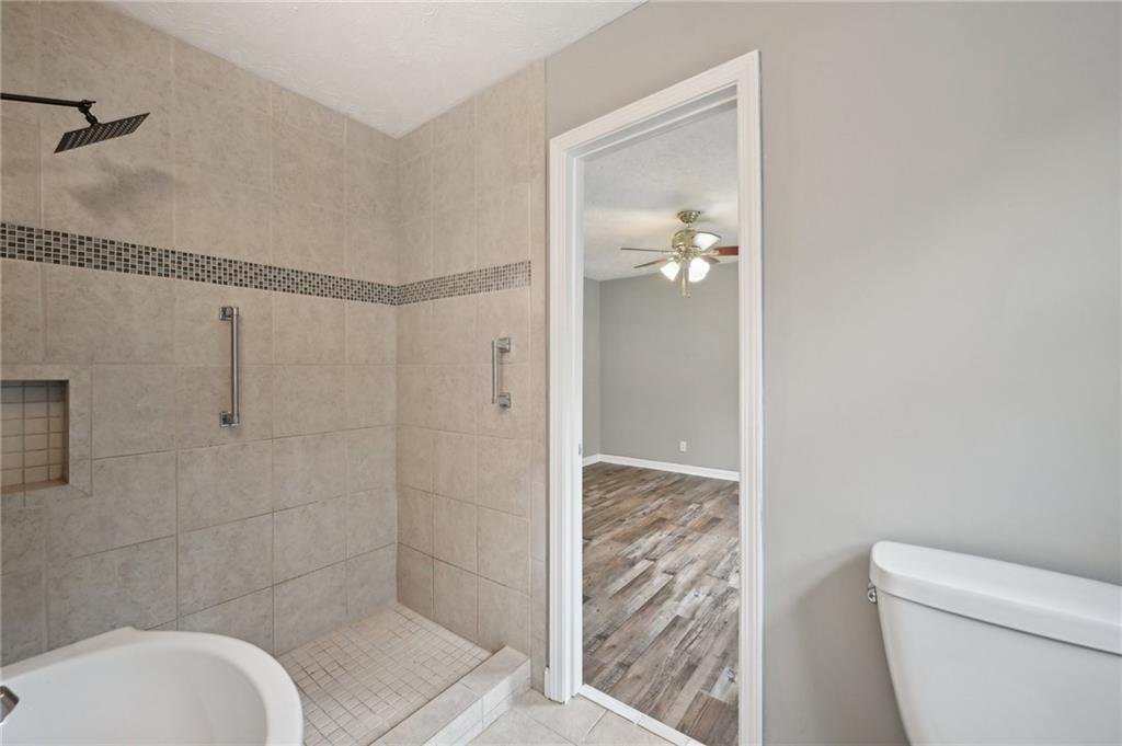 2676 Abington Drive, Snellville, Georgia image 28