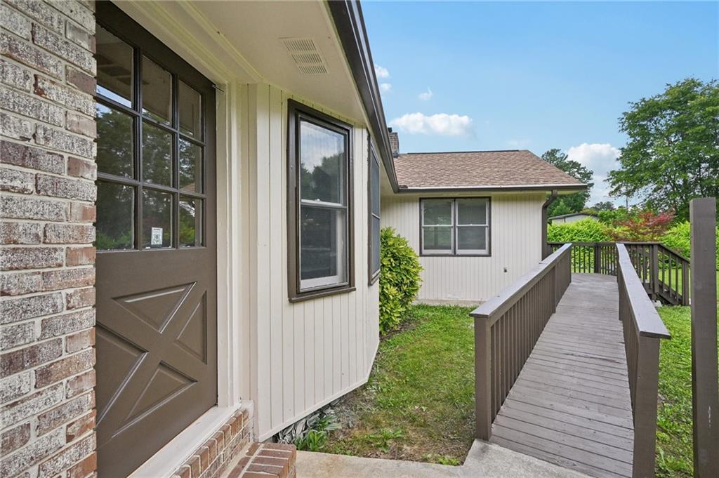 2676 Abington Drive, Snellville, Georgia image 37
