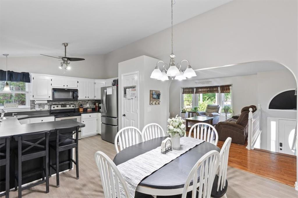 25 Leslie Cove SE