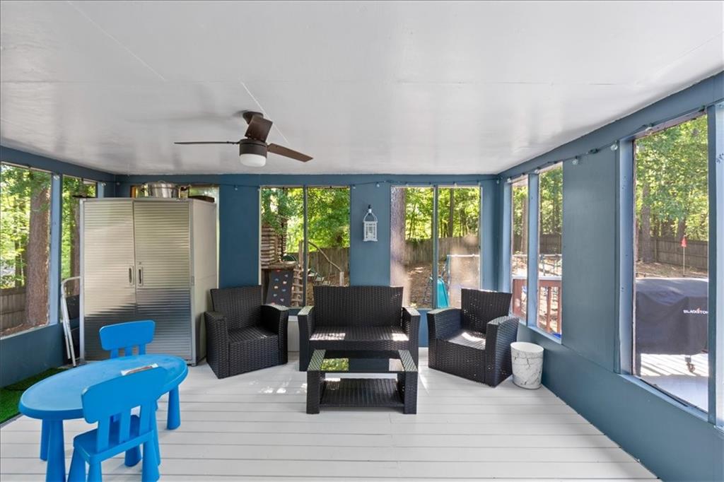 25 Leslie Cove SE