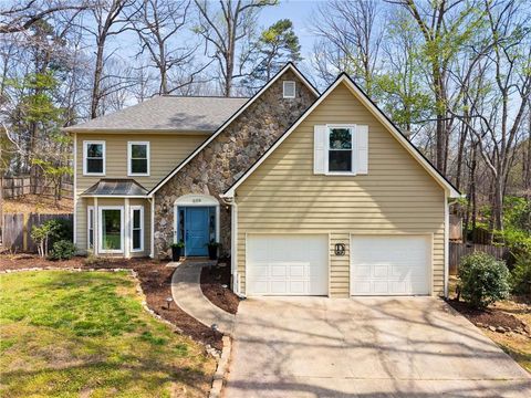 Homes For Sale - 609 Farmbrook Trail<br/> Kennesaw, GA 30144