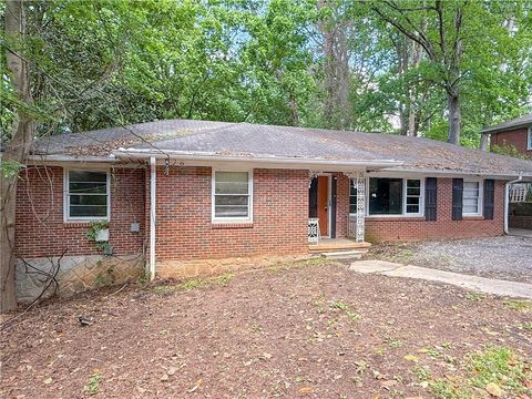 668 Lynn Circle SW Atlanta GA 30311