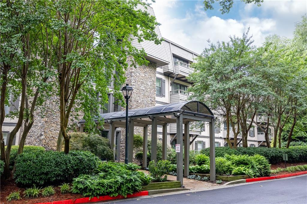 Photo 1 of 28 — 1314 Highland Bluff Drive SE, Atlanta, GA 30339