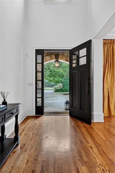 1514 Mossvale Court NW