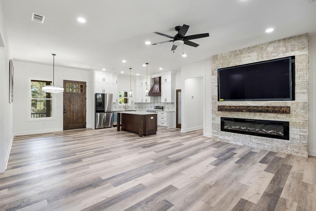 16 Fullbright Drive