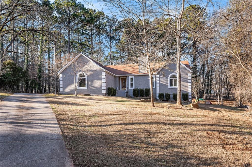 115 Forest Lake Court, Fayetteville, Georgia image 2