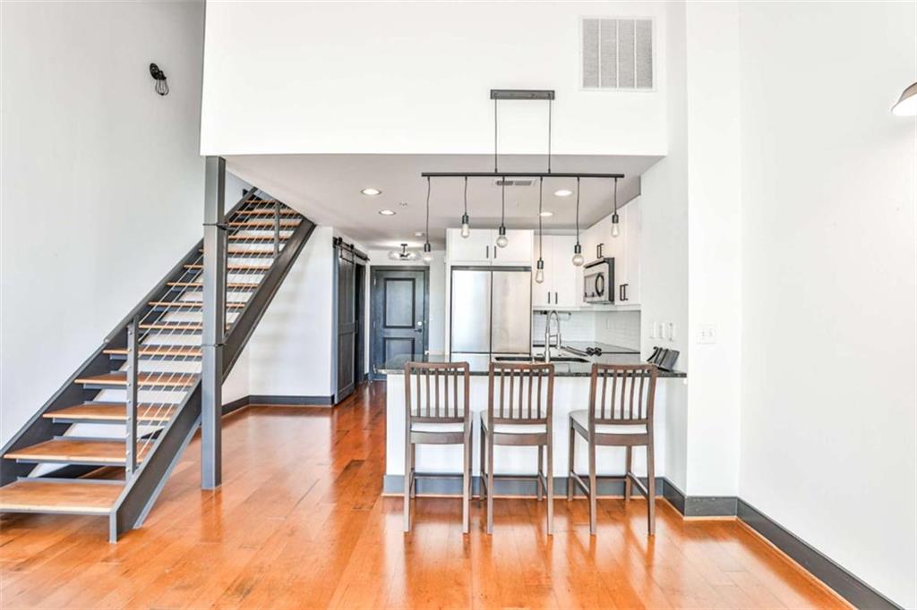 1261 CAROLINE Street 211