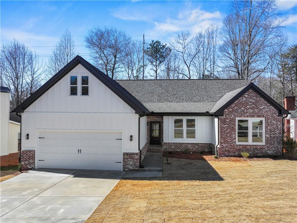 This stunning new construction home, located in a quiet cul-de-sac across from Lakeview Academy, offers modern luxury and thoughtful design. Minutes from Northeast GA Medical Center, Kroger, Publix, etc. Featuring 3 bedrooms, 2.5 baths, and a spacious bonus room, this home boasts high-end finishes throughout. Enjoy durable LVP flooring, elegant quartz countertops, and a stylish backsplash extending to the ceiling. The chef’s kitchen includes a pot filler above the stove, while the mudroom off the garage adds convenience. The oversized master suite impresses with a walk-in closet, a freestanding tub, and double shower heads. Garage is pre wired for an EV charger. Huge crawlspace great for storage. Don’t miss this beautifully crafted home in a prime location!