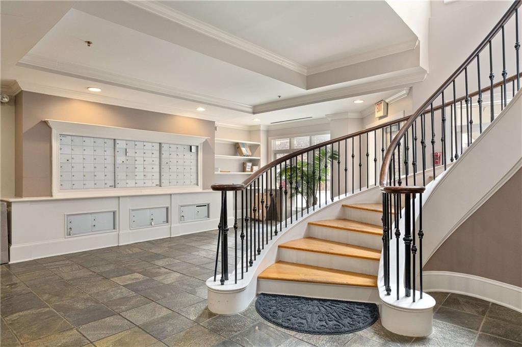 560 Dutch Valley Road NE 311