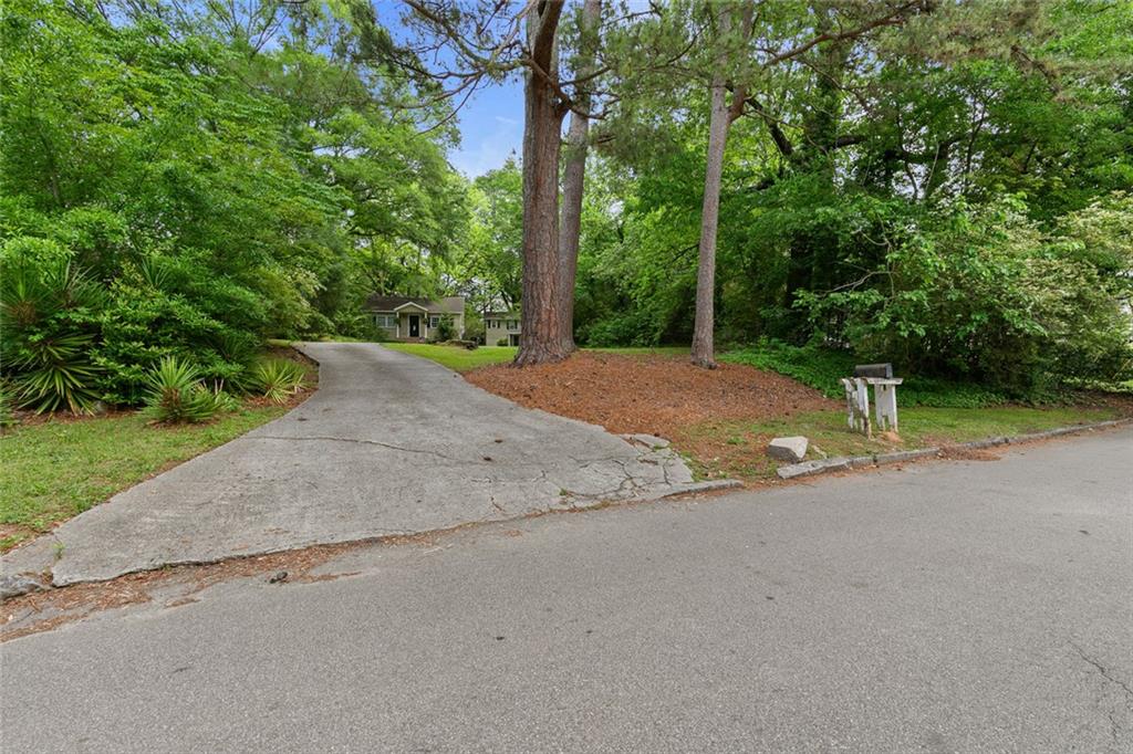 166 Shawnee Trail, Dallas, Georgia image 2