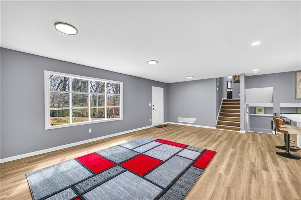 6684 Heathrow Lane