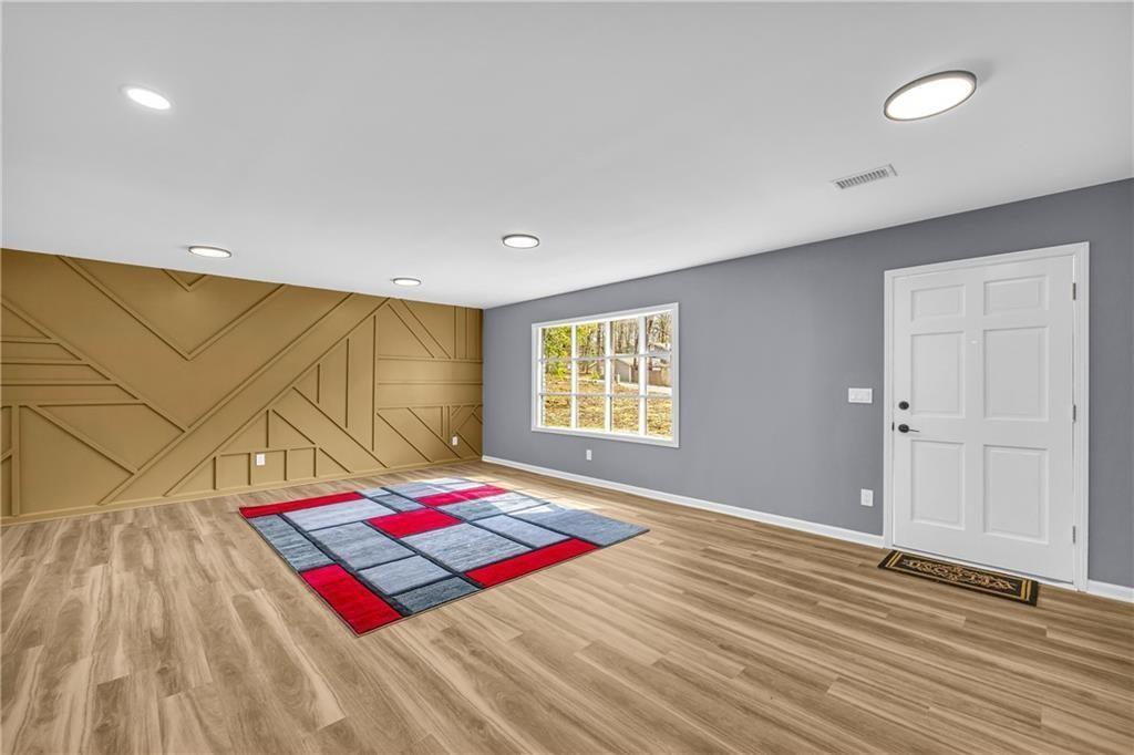 6684 Heathrow Lane
