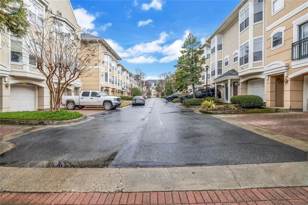 375 Highland Avenue NE 1002