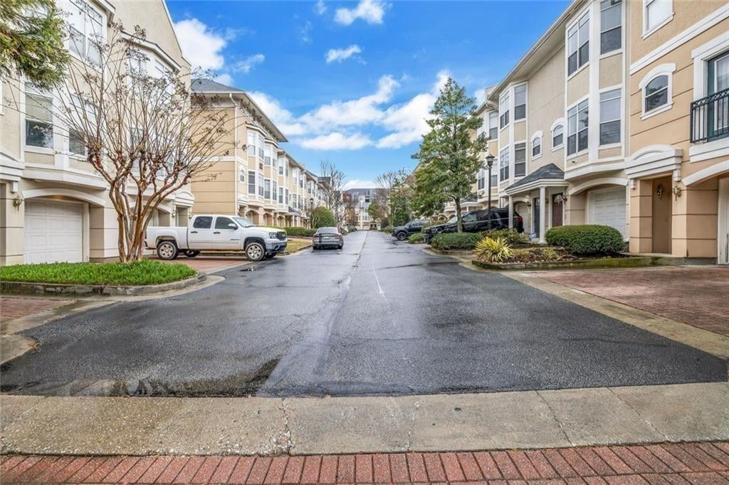 375 Highland Avenue NE 1002