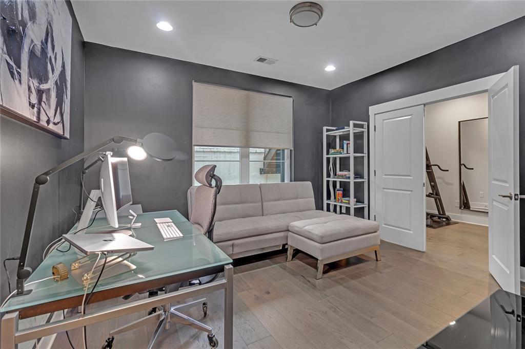 687 Banton Drive, Atlanta, Georgia image 20