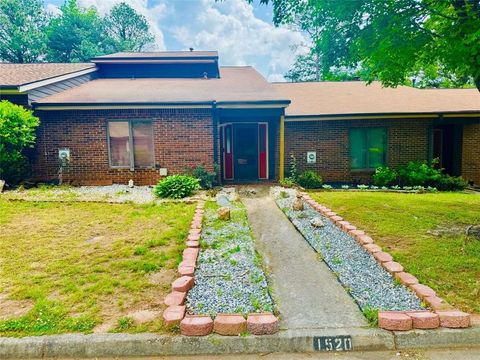 Photo of 1520 STONELEIGH Circle, Stone Mountain, GA 30088 (MLS # 7653347)