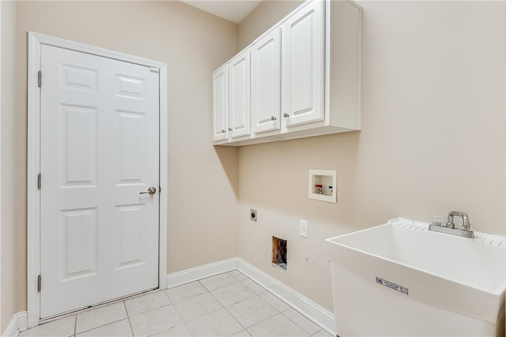 6245 Milton Drive, Cumming, Georgia image 28