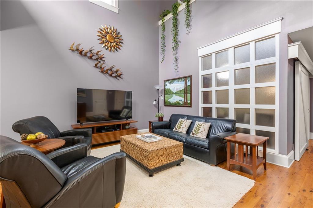 1868 Gordon Manor NE